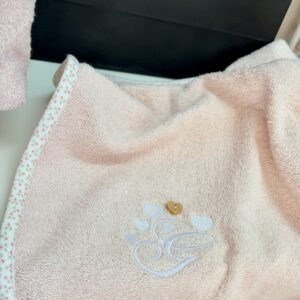 Telo mare in spugna, personalizzabile, con iniziali bordato in fine piquet 